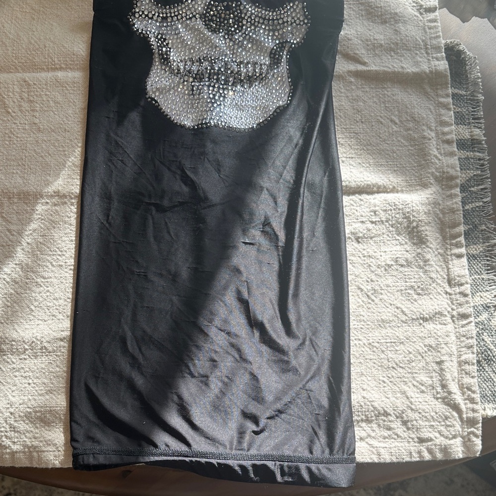 Black Tube Top with Rhinestone Skull Design Hair Glove